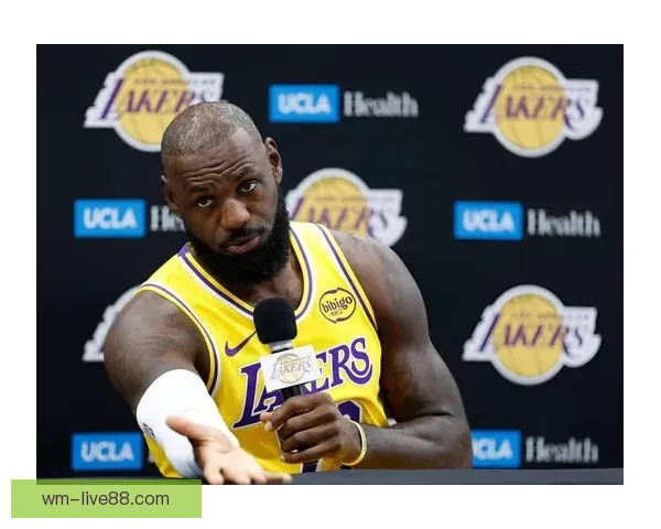 詹姆斯16年罕见表现 35分9三分缔造队史新纪录 詹姆斯16年罕见表现 35分9三分缔造队史新纪录